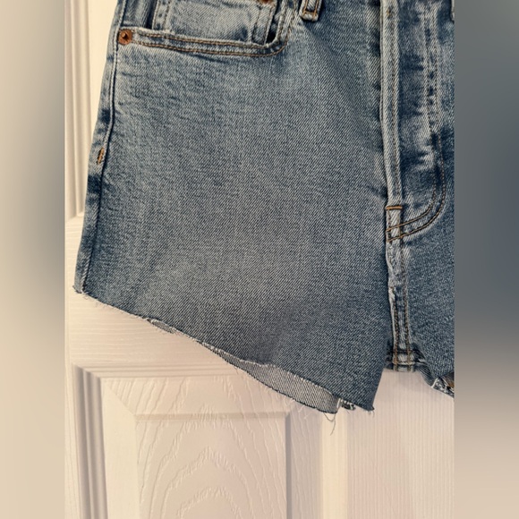 REDONE High Rise Stove Pipe Straight Leg Unfinished Hem Women’s Shorts Size 26 - Picture 11 of 15